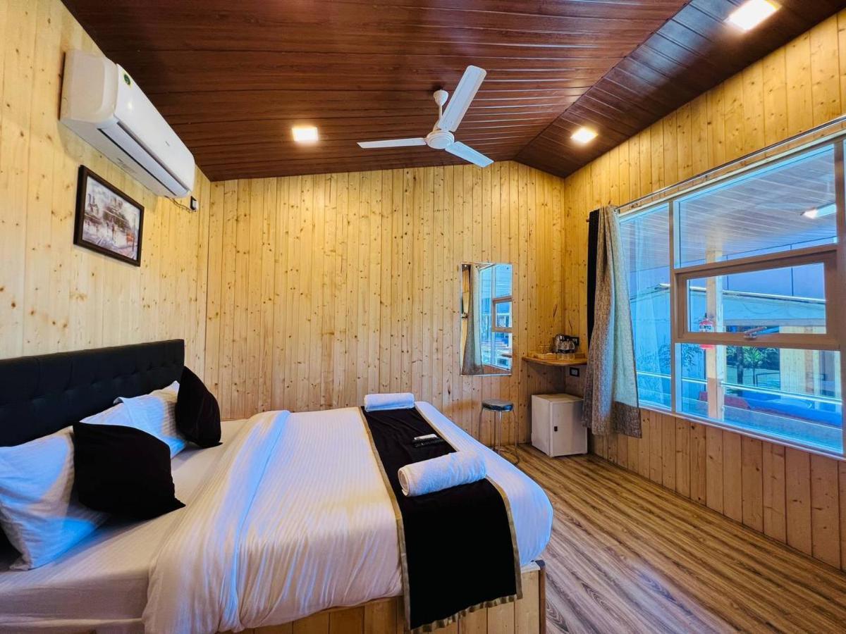 Arya Resort And Spa 마하발레슈와르 외부 사진